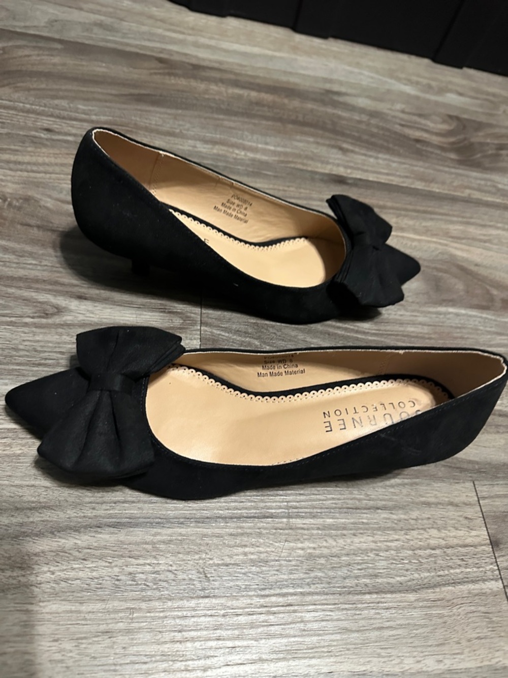Journee Collection Black Bow Pointed Kitten Heels. - Picture 4 of 10